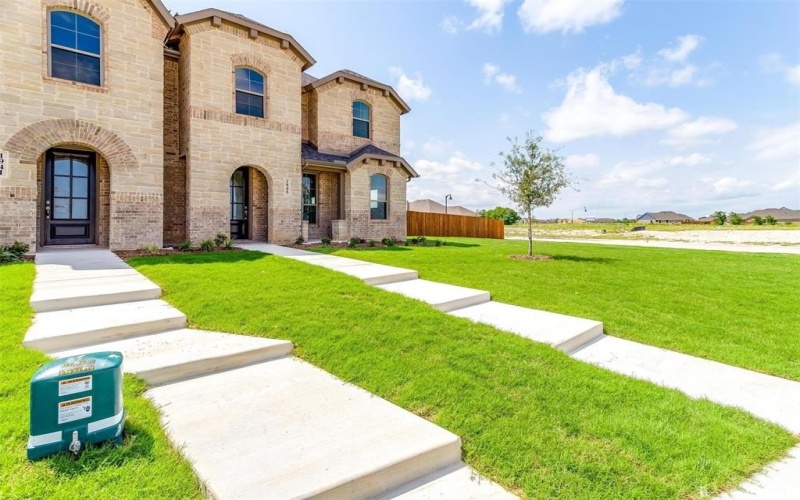 1533 Homeplace Circle, Mansfield, TX 76063, 3 Bedrooms Bedrooms, ,2 BathroomsBathrooms,Residential,For Sale,1533 Homeplace Circle,0,21113459