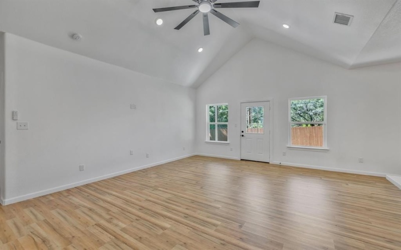 2617 Hillside Drive, Granbury, TX 76048, 3 Bedrooms Bedrooms, ,2 BathroomsBathrooms,Residential,For Sale,2617 Hillside Drive,0,21110124