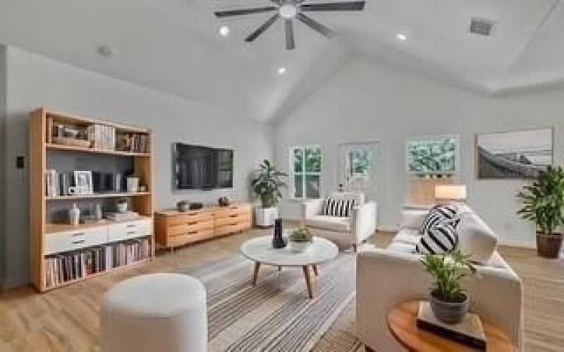 2617 Hillside Drive, Granbury, TX 76048, 3 Bedrooms Bedrooms, ,2 BathroomsBathrooms,Residential,For Sale,2617 Hillside Drive,0,21110124