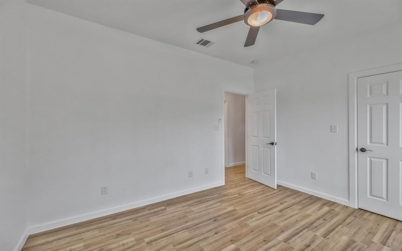 2617 Hillside Drive, Granbury, TX 76048, 3 Bedrooms Bedrooms, ,2 BathroomsBathrooms,Residential,For Sale,2617 Hillside Drive,0,21110124