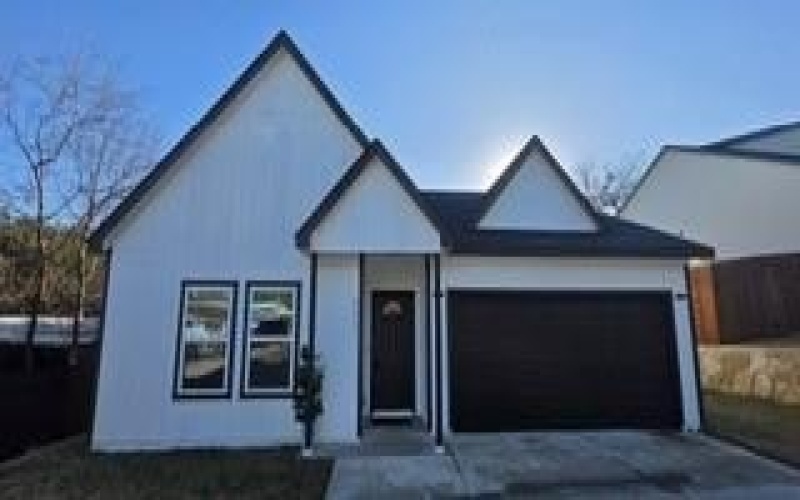 2617 Hillside Drive, Granbury, TX 76048, 3 Bedrooms Bedrooms, ,2 BathroomsBathrooms,Residential,For Sale,2617 Hillside Drive,0,21110124