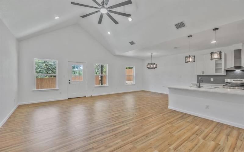 2617 Hillside Drive, Granbury, TX 76048, 3 Bedrooms Bedrooms, ,2 BathroomsBathrooms,Residential,For Sale,2617 Hillside Drive,0,21110124