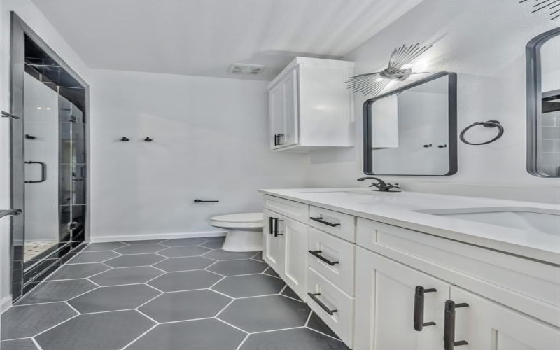 2617 Hillside Drive, Granbury, TX 76048, 3 Bedrooms Bedrooms, ,2 BathroomsBathrooms,Residential,For Sale,2617 Hillside Drive,0,21110124