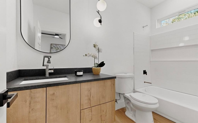 2417 Hooper Street, Dallas, TX 75215, 2 Bedrooms Bedrooms, ,2 BathroomsBathrooms,Residential,For Sale,2417 Hooper Street,0,21110536