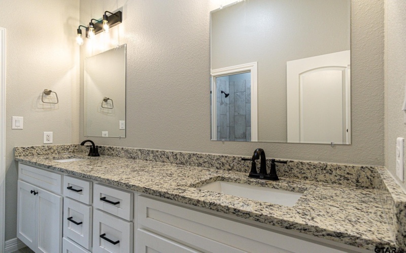 118 PR 6305, Mineola, TX 75773, 3 Bedrooms Bedrooms, ,2 BathroomsBathrooms,Residential,For Sale,118 PR 6305,25004705