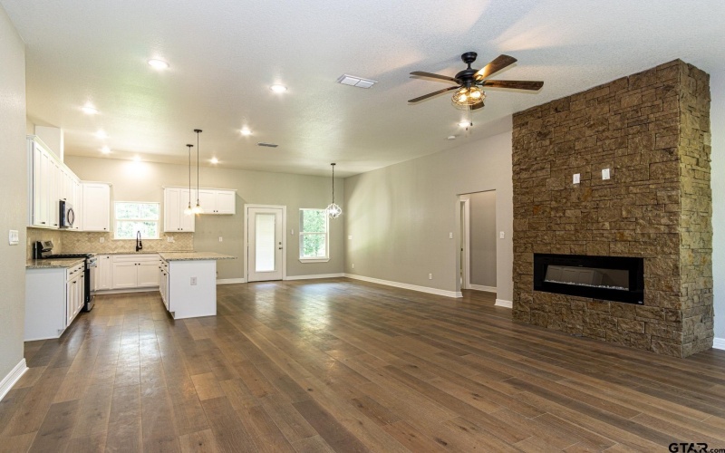 118 PR 6305, Mineola, TX 75773, 3 Bedrooms Bedrooms, ,2 BathroomsBathrooms,Residential,For Sale,118 PR 6305,25004705