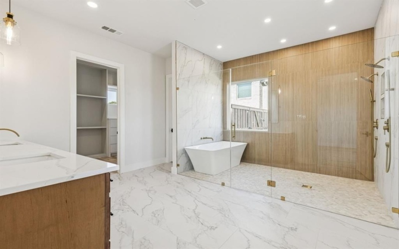 2016 Vanderbilt Drive, Weatherford, TX 76088, 5 Bedrooms Bedrooms, ,3 BathroomsBathrooms,Residential,For Sale,2016 Vanderbilt Drive,0,21112521