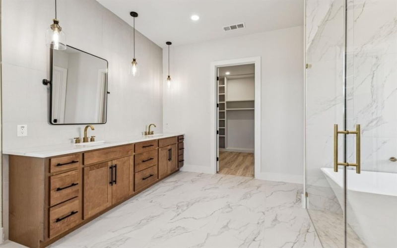 2016 Vanderbilt Drive, Weatherford, TX 76088, 5 Bedrooms Bedrooms, ,3 BathroomsBathrooms,Residential,For Sale,2016 Vanderbilt Drive,0,21112521