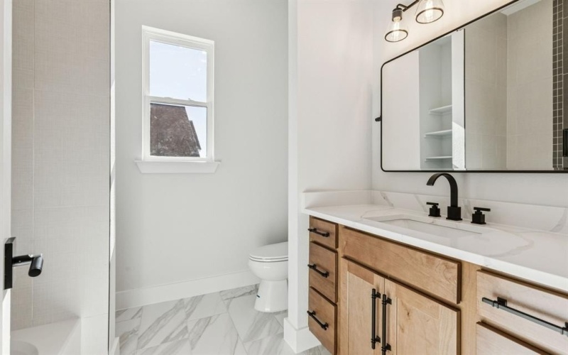 2016 Vanderbilt Drive, Weatherford, TX 76088, 5 Bedrooms Bedrooms, ,3 BathroomsBathrooms,Residential,For Sale,2016 Vanderbilt Drive,0,21112521