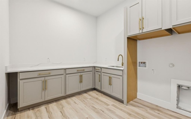 2016 Vanderbilt Drive, Weatherford, TX 76088, 5 Bedrooms Bedrooms, ,3 BathroomsBathrooms,Residential,For Sale,2016 Vanderbilt Drive,0,21112521