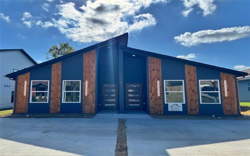 2107 Church Street, Greenville, TX 75401, 6 Habitaciones Habitaciones , ,5 BañosBaños,Residential Multi Family,En Venta,2107 Church Street,0,21112530