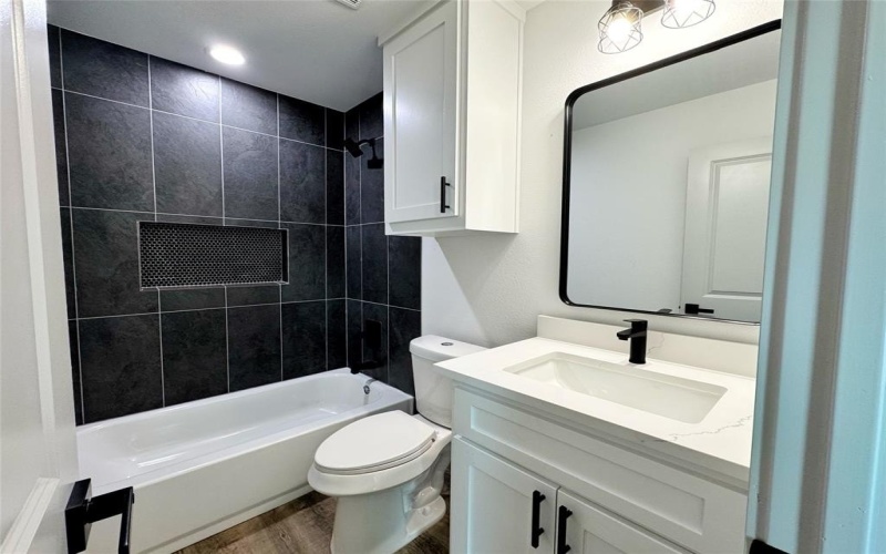 2107 Church Street, Greenville, TX 75401, 6 Habitaciones Habitaciones , ,5 BañosBaños,Residential Multi Family,En Venta,2107 Church Street,0,21112530