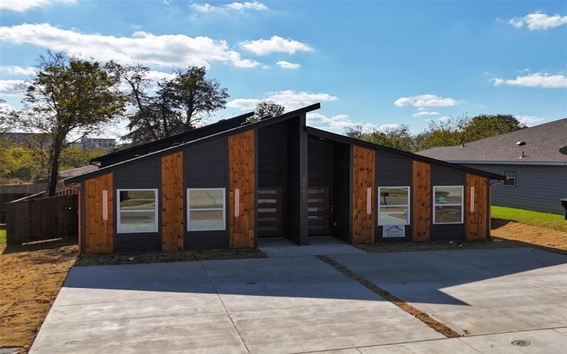 2107 Church Street, Greenville, TX 75401, 6 Habitaciones Habitaciones , ,5 BañosBaños,Residential Multi Family,En Venta,2107 Church Street,0,21112530