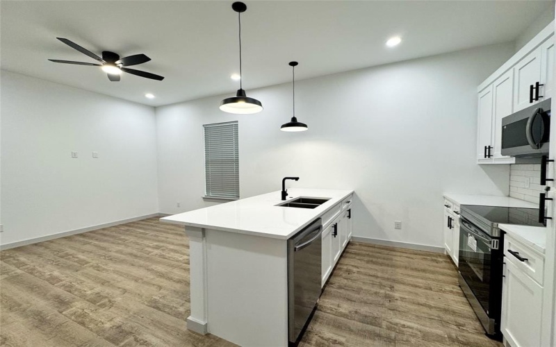 2107 Church Street, Greenville, TX 75401, 6 Habitaciones Habitaciones , ,5 BañosBaños,Residential Multi Family,En Venta,2107 Church Street,0,21112530