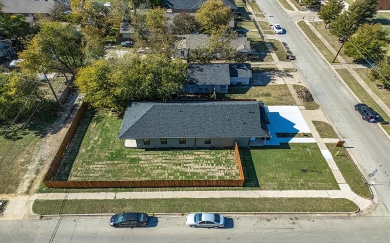 1254 E Jefferson Avenue, Fort Worth, TX 76104, 4 Bedrooms Bedrooms, ,2 BathroomsBathrooms,Residential,For Sale,1254 E Jefferson Avenue,0,21112537