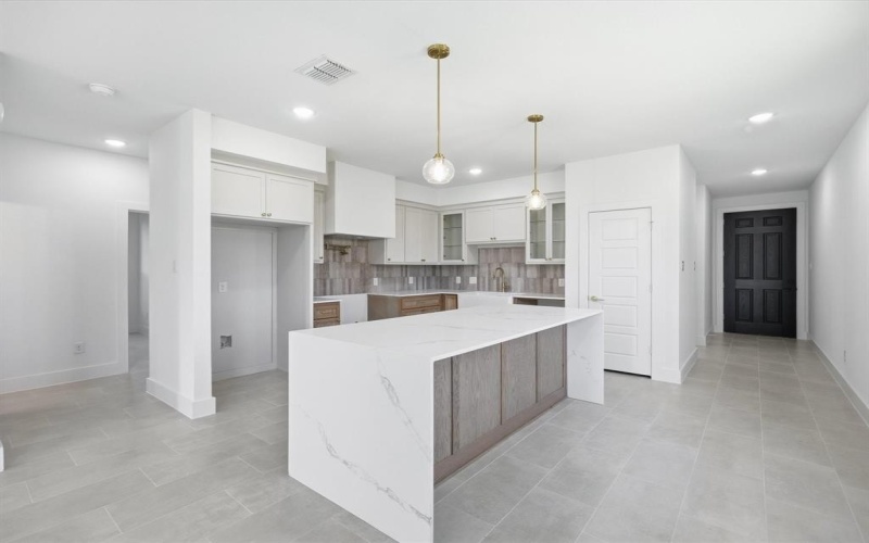 1254 E Jefferson Avenue, Fort Worth, TX 76104, 4 Bedrooms Bedrooms, ,2 BathroomsBathrooms,Residential,For Sale,1254 E Jefferson Avenue,0,21112537