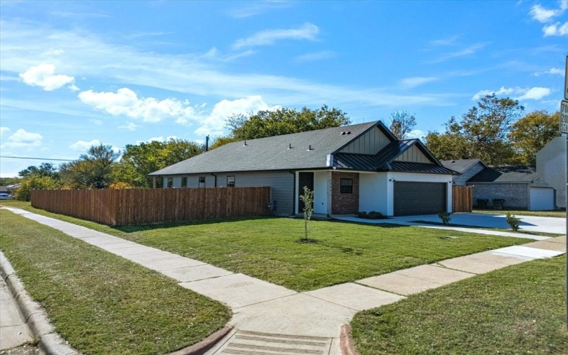 1254 E Jefferson Avenue, Fort Worth, TX 76104, 4 Bedrooms Bedrooms, ,2 BathroomsBathrooms,Residential,For Sale,1254 E Jefferson Avenue,0,21112537