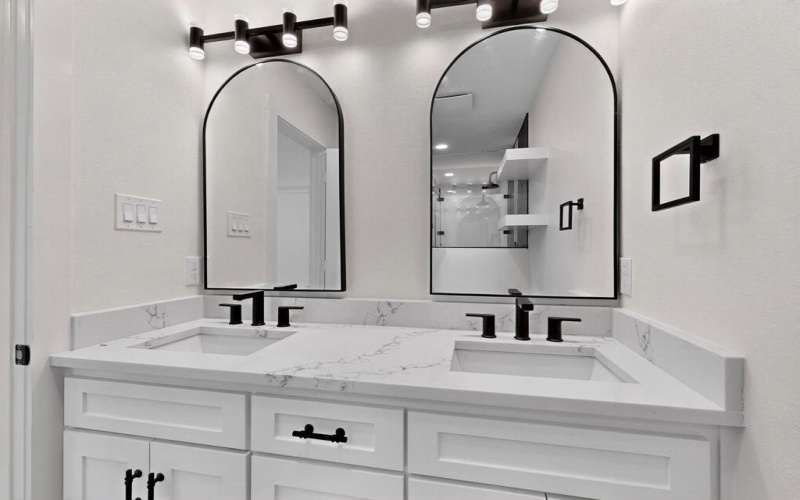 5912 Bertha Lane, Haltom City, TX 76117, 4 Bedrooms Bedrooms, ,3 BathroomsBathrooms,Residential,For Sale,5912 Bertha Lane,0,21112843