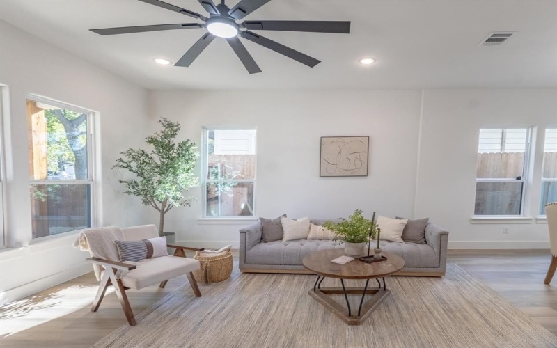 2900 8th Avenue, Fort Worth, TX 76110, 4 Habitaciones Habitaciones , ,3 BañosBaños,Residential,En Venta,2900 8th Avenue,0,21112853