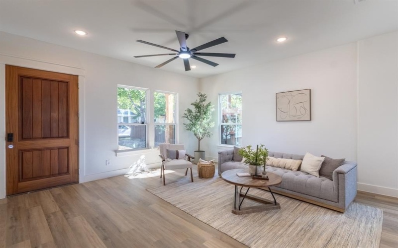 2900 8th Avenue, Fort Worth, TX 76110, 4 Habitaciones Habitaciones , ,3 BañosBaños,Residential,En Venta,2900 8th Avenue,0,21112853