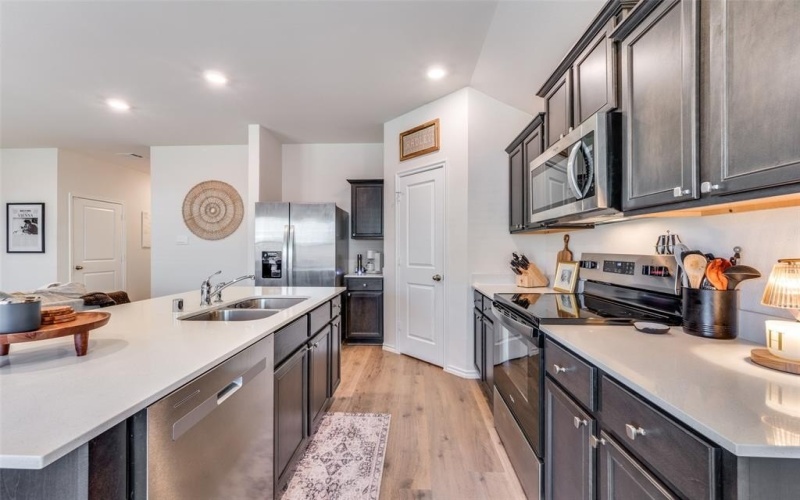 13101 Rich Lane, Providence Village, TX 76227, 3 Bedrooms Bedrooms, ,2 BathroomsBathrooms,Residential,For Sale,13101 Rich Lane,0,21112902