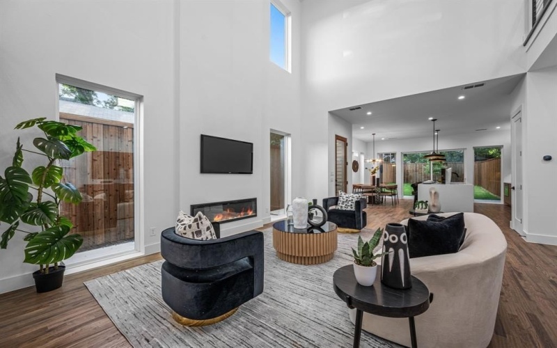 1014 Grandview Avenue, Dallas, TX 75223, 3 Bedrooms Bedrooms, ,2 BathroomsBathrooms,Residential,For Sale,1014 Grandview Avenue,0,21112959