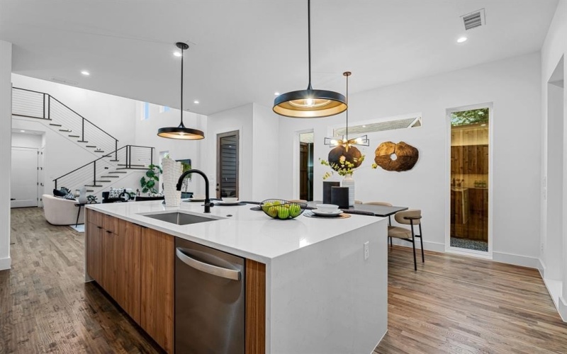 1014 Grandview Avenue, Dallas, TX 75223, 3 Bedrooms Bedrooms, ,2 BathroomsBathrooms,Residential,For Sale,1014 Grandview Avenue,0,21112959