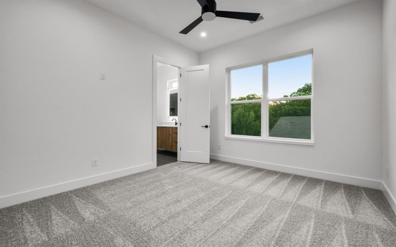 1014 Grandview Avenue, Dallas, TX 75223, 3 Bedrooms Bedrooms, ,2 BathroomsBathrooms,Residential,For Sale,1014 Grandview Avenue,0,21112959