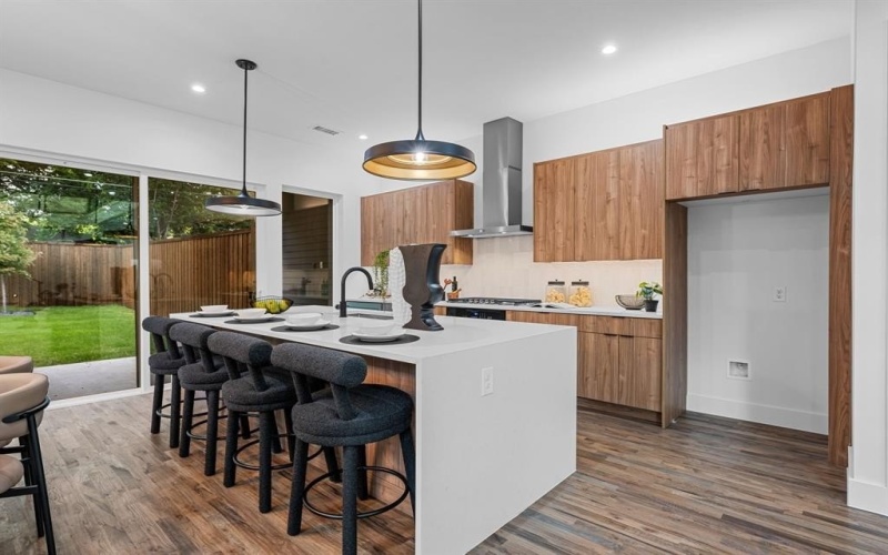 1014 Grandview Avenue, Dallas, TX 75223, 3 Bedrooms Bedrooms, ,2 BathroomsBathrooms,Residential,For Sale,1014 Grandview Avenue,0,21112959