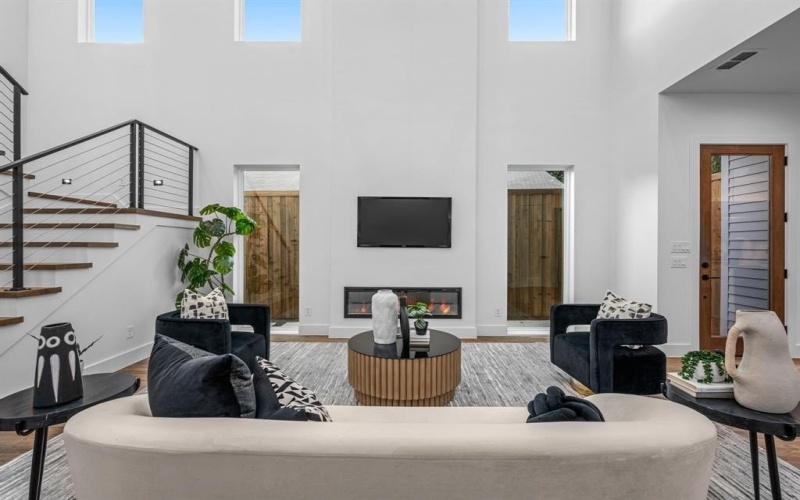 1014 Grandview Avenue, Dallas, TX 75223, 3 Bedrooms Bedrooms, ,2 BathroomsBathrooms,Residential,For Sale,1014 Grandview Avenue,0,21112959