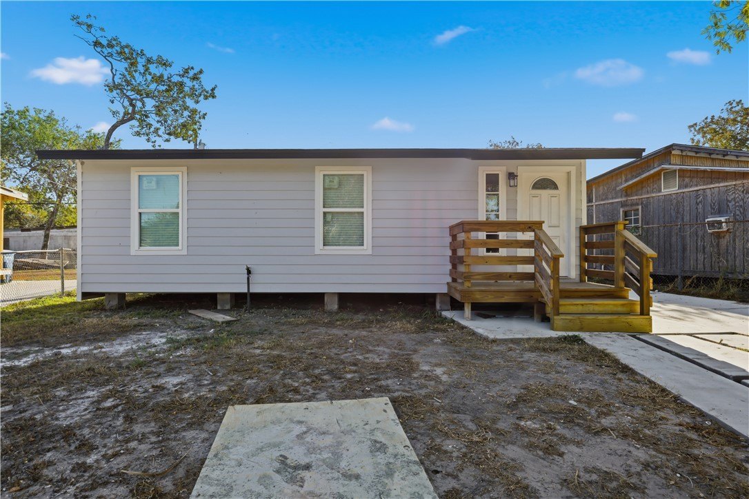 1509 El Paso Street, Corpus Christi, TX 78417, 3 Habitaciones Habitaciones , ,1 BañoBaños,Residential,En Venta,1509 El Paso Street,0,466770