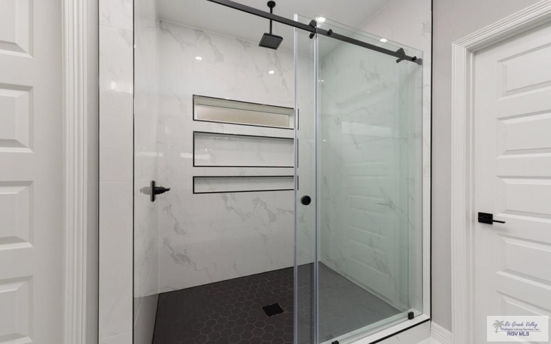 6164 MACKENNA DR, BROWNSVILLE, TX 78526, 4 Habitaciones Habitaciones , ,5 BañosBaños,Residential,En Venta,6164 MACKENNA DR,0,29770014