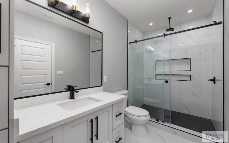 6164 MACKENNA DR, BROWNSVILLE, TX 78526, 4 Habitaciones Habitaciones , ,5 BañosBaños,Residential,En Venta,6164 MACKENNA DR,0,29770014