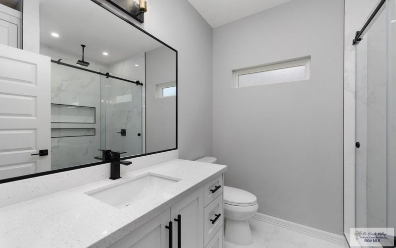 6164 MACKENNA DR, BROWNSVILLE, TX 78526, 4 Habitaciones Habitaciones , ,5 BañosBaños,Residential,En Venta,6164 MACKENNA DR,0,29770014