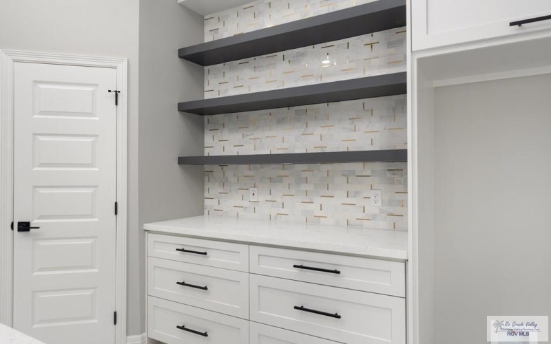 6164 MACKENNA DR, BROWNSVILLE, TX 78526, 4 Habitaciones Habitaciones , ,5 BañosBaños,Residential,En Venta,6164 MACKENNA DR,0,29770014