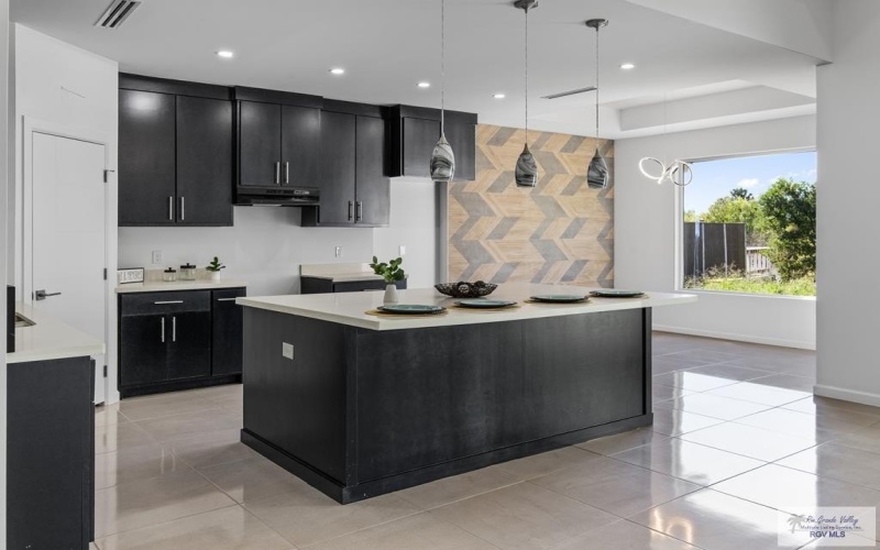 7004 LAGO VISTA, BROWNSVILLE, TX 78520, 4 Habitaciones Habitaciones , ,3 BañosBaños,Residential,En Venta,7004 LAGO VISTA,0,29770022