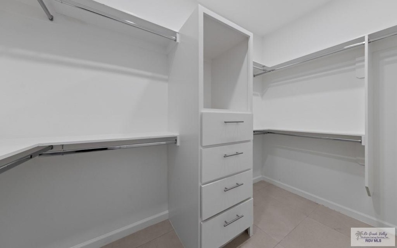 7004 LAGO VISTA, BROWNSVILLE, TX 78520, 4 Habitaciones Habitaciones , ,3 BañosBaños,Residential,En Venta,7004 LAGO VISTA,0,29770022