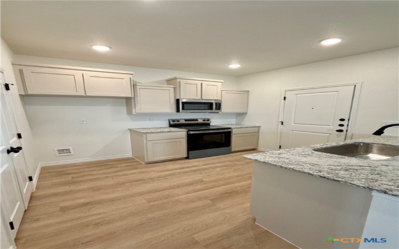 102 Leon Lane, Copperas Cove, TX 76542, 6 Habitaciones Habitaciones , ,5 BañosBaños,Residential Multi Family,En Venta,102 Leon Lane,0,597974