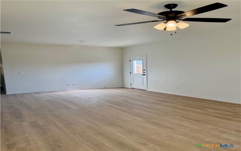 102 Leon Lane, Copperas Cove, TX 76542, 6 Habitaciones Habitaciones , ,5 BañosBaños,Residential Multi Family,En Venta,102 Leon Lane,0,597974