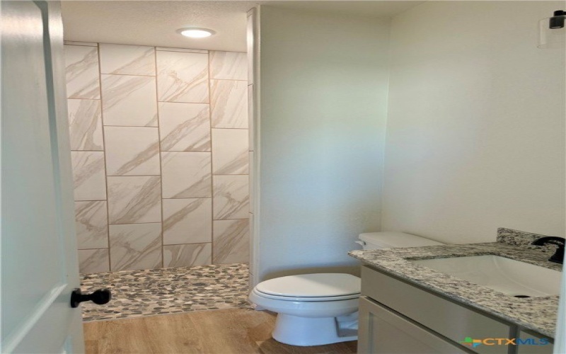 102 Leon Lane, Copperas Cove, TX 76542, 6 Habitaciones Habitaciones , ,5 BañosBaños,Residential Multi Family,En Venta,102 Leon Lane,0,597974