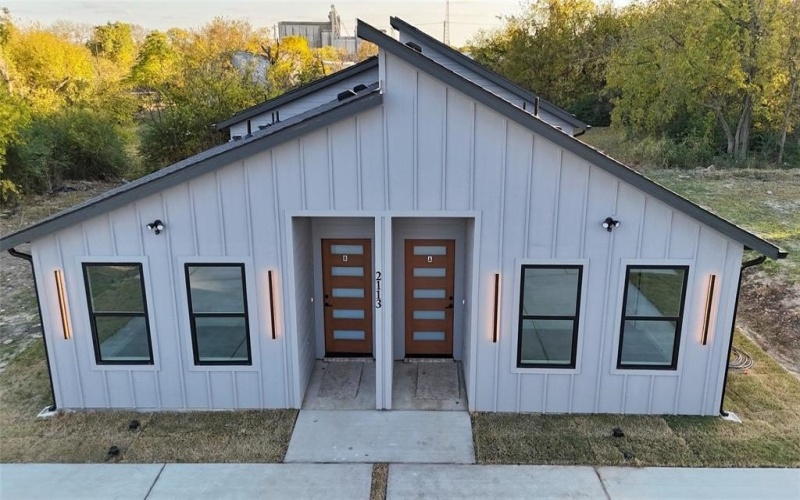 2113 Henry Street, Greenville, TX 75401, 6 Bedrooms Bedrooms, ,5 BathroomsBathrooms,Residential Multi Family,For Sale,2113 Henry Street,0,21101856