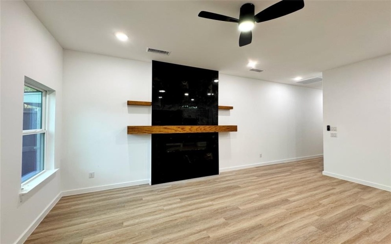 2113 Henry Street, Greenville, TX 75401, 6 Bedrooms Bedrooms, ,5 BathroomsBathrooms,Residential Multi Family,For Sale,2113 Henry Street,0,21101856