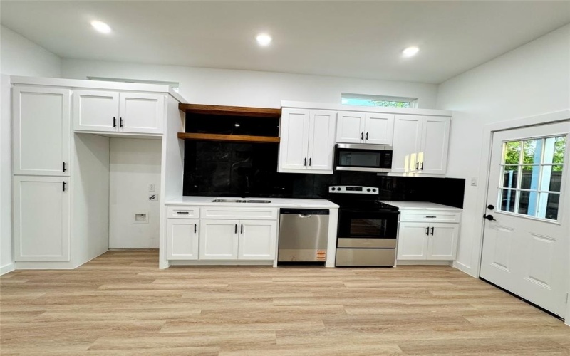 2113 Henry Street, Greenville, TX 75401, 6 Bedrooms Bedrooms, ,5 BathroomsBathrooms,Residential Multi Family,For Sale,2113 Henry Street,0,21101856