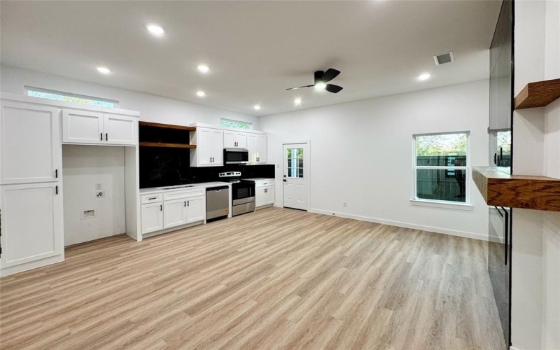 2113 Henry Street, Greenville, TX 75401, 6 Bedrooms Bedrooms, ,5 BathroomsBathrooms,Residential Multi Family,For Sale,2113 Henry Street,0,21101856