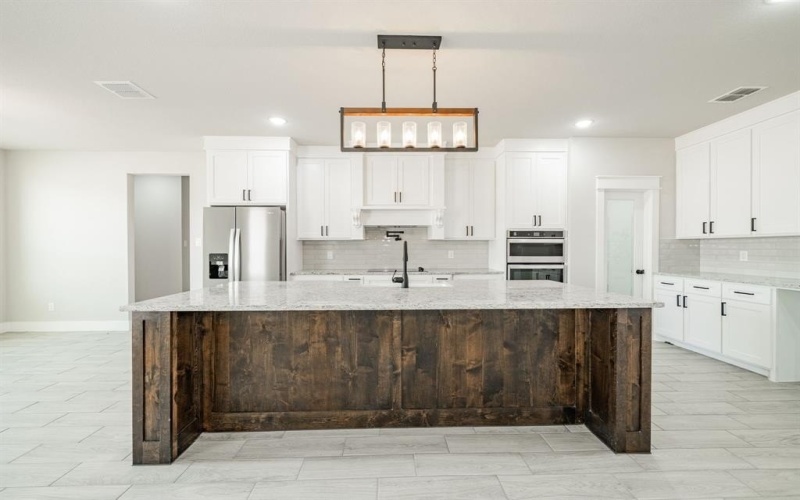 2017 Swallowtail Court, Poolville, TX 75487, 5 Habitaciones Habitaciones , ,5 BañosBaños,Residential,En Venta,2017 Swallowtail Court,0,21110592