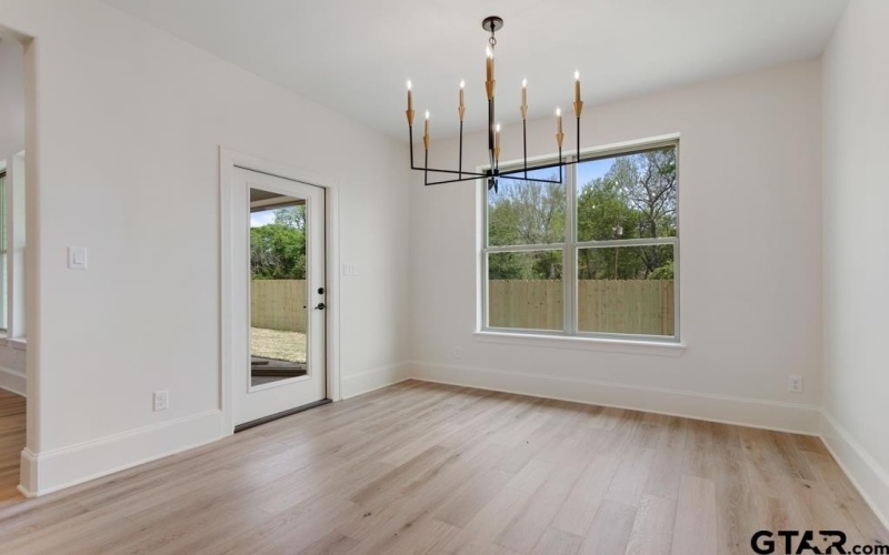 5324 Hollytree Dr, Tyler, TX 75703, 3 Bedrooms Bedrooms, ,2 BathroomsBathrooms,Residential,For Sale,5324 Hollytree Dr,25004860