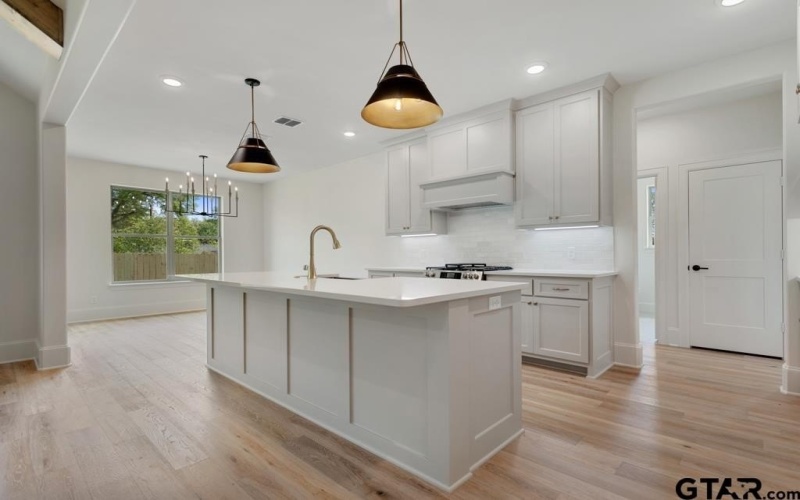 5324 Hollytree Dr, Tyler, TX 75703, 3 Bedrooms Bedrooms, ,2 BathroomsBathrooms,Residential,For Sale,5324 Hollytree Dr,25004860