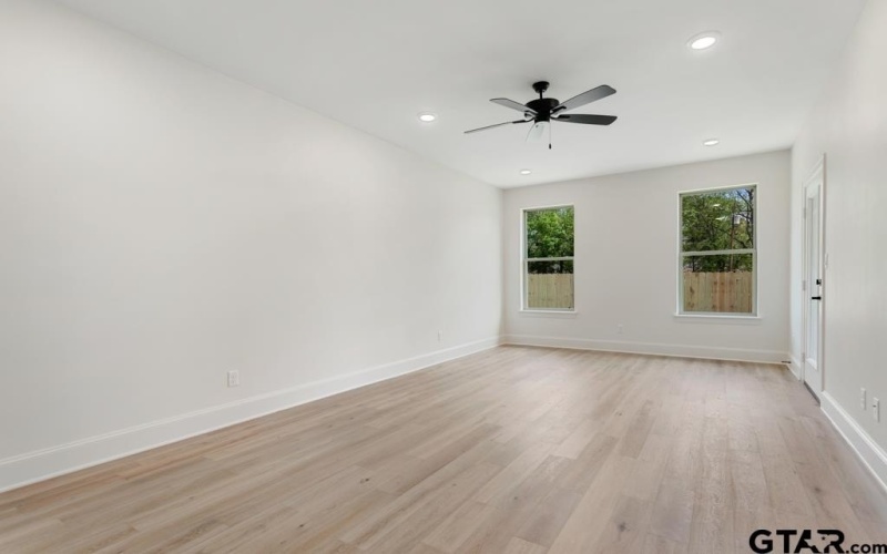 5324 Hollytree Dr, Tyler, TX 75703, 3 Bedrooms Bedrooms, ,2 BathroomsBathrooms,Residential,For Sale,5324 Hollytree Dr,25004860