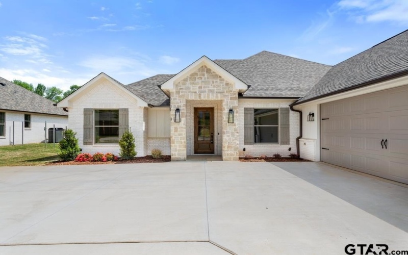 5324 Hollytree Dr, Tyler, TX 75703, 3 Bedrooms Bedrooms, ,2 BathroomsBathrooms,Residential,For Sale,5324 Hollytree Dr,25004860