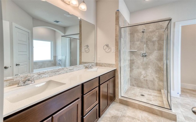 1401 Avocado Lane, Gainesville, TX 76240, 2 Bedrooms Bedrooms, ,2 BathroomsBathrooms,Residential,For Sale,1401 Avocado Lane,0,21113556